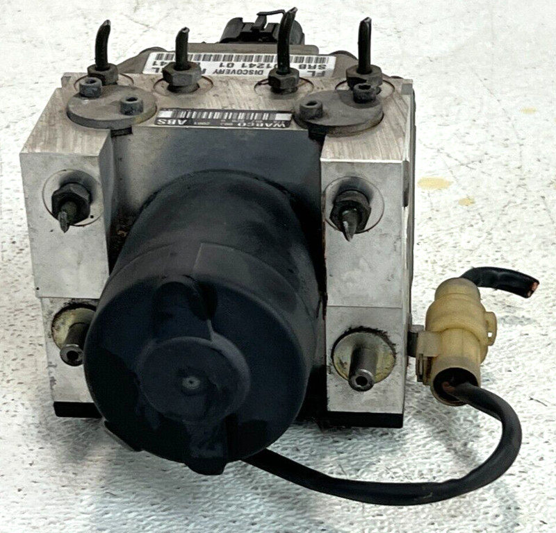 99 - 04 Land Rover Discovery Series II ABS Pump Brake Controller 478 407 020 0