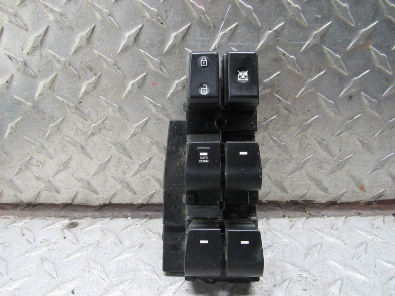 17 18 HYUNDAI ELANTRA LEFT DRIVER FRONT LOCK AND WINDOW SWITCH ( MASTER ) SEDAN