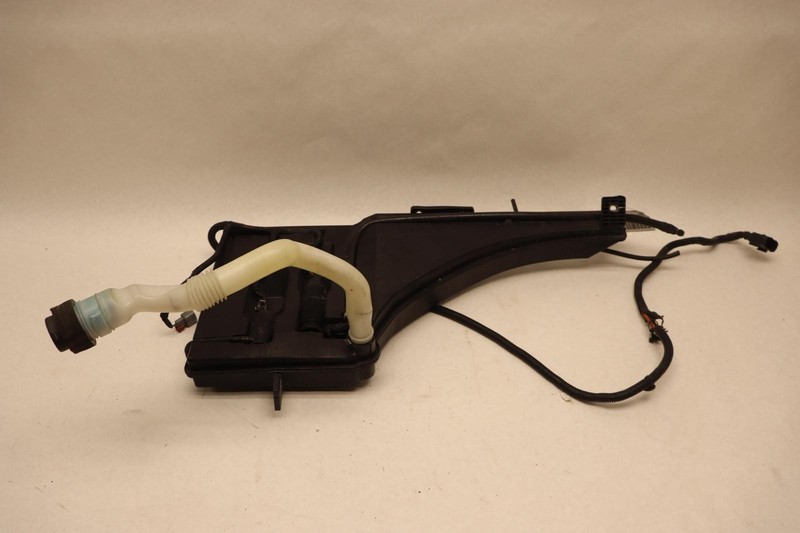 2014-2020 MASERATI QUATTROPORTE FRONT WINDSHIELD WASHER FLUID RESERVOIR TANK OEM