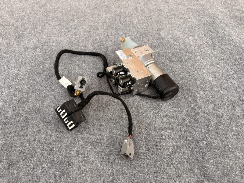 NISSAN 370Z CONVERTIBLE 2010-2019 OEM CONVERTIBLE TOP HYDRAULIC MOTOR PUMP 78K