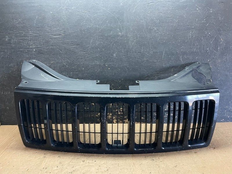 2008 2009 2010 Jeep Grand Cherokee Front Upper Grill Grille OEM Z8167 DG