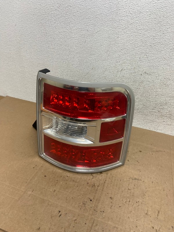 2009 to 2011 Ford Flex Right Passenger RH Side Tail light OEM AE6094 LK
