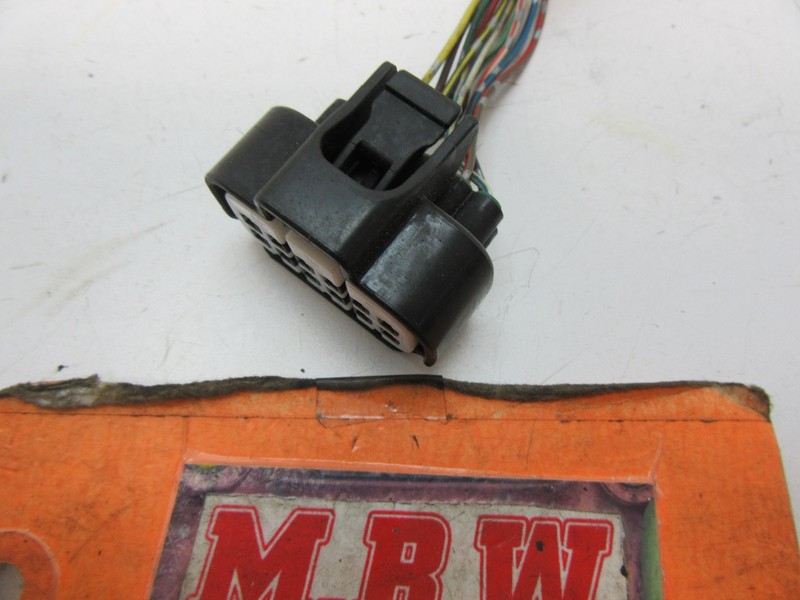 WIRE PLUG CONNECTOR ABS BRAKE PUMP CONTROLLER COMPUTER PIG TAIL HARNESS END CLIP