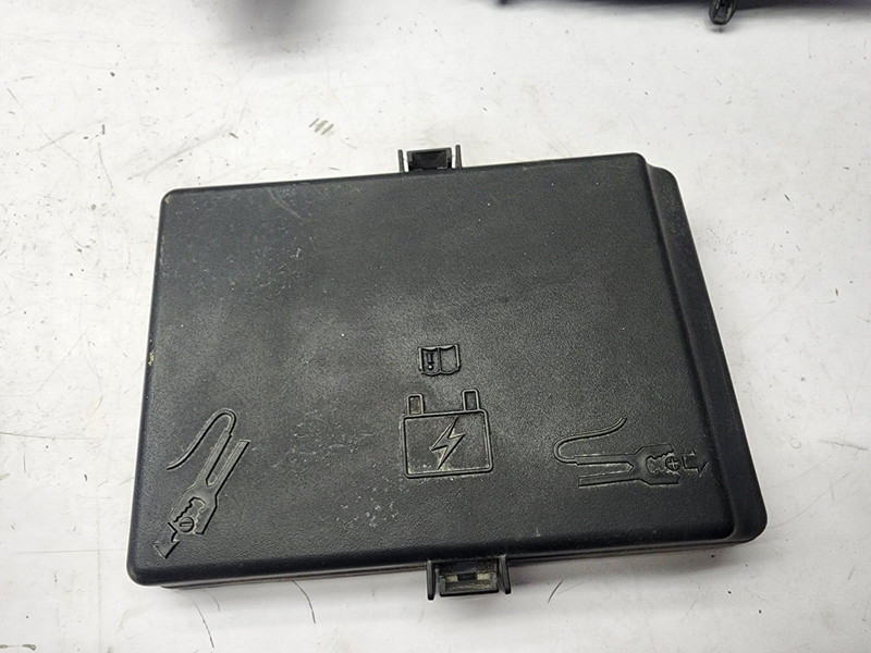 2012-2014 Dodge Charger Fusebox Fuse Box Relay Module 7171-3845-30 VZQPH