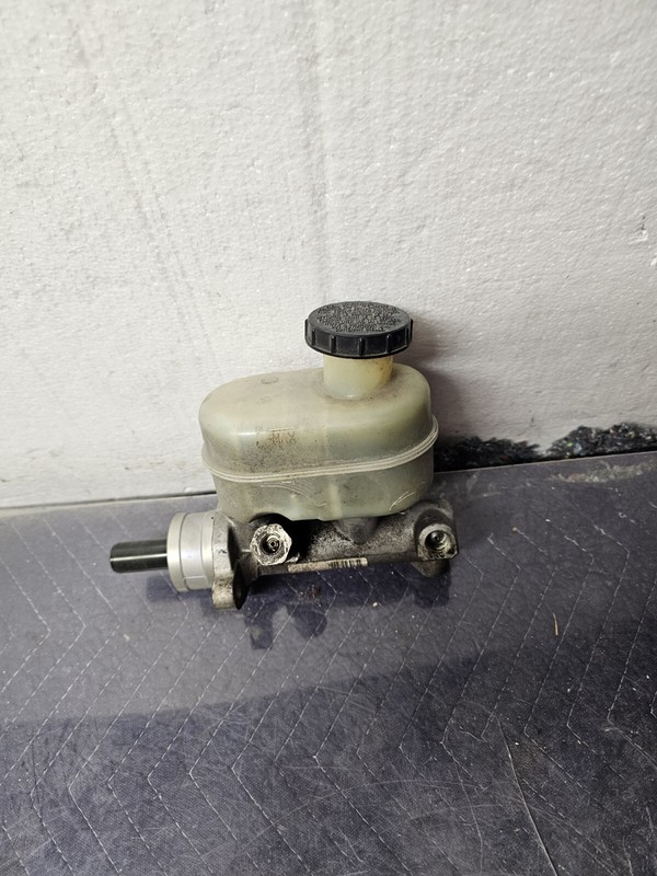 Brake Master Cylinder for Ford E-150 / E-150 Econoline / Econoline 1997-2003