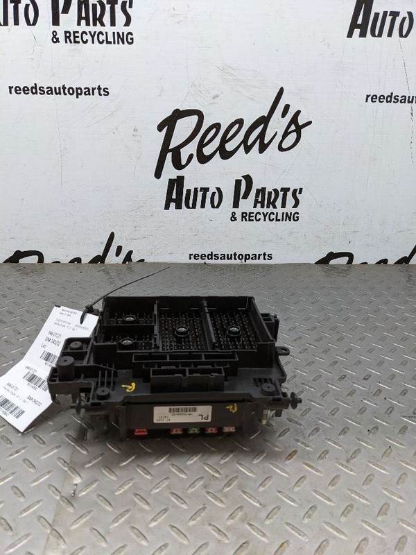 Fuse Box Engine Classic Style Fits 06-07 SIERRA 1500 PICKUP 1140642
