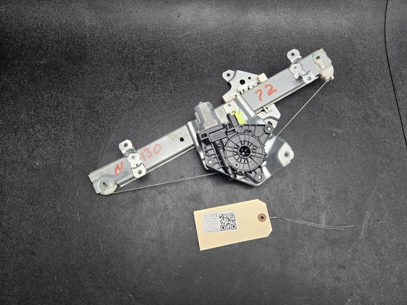 Rear Right Door Window Regulator w/ Motor 2022 Nissan Rogue 80730-6RR0A 21 - 25