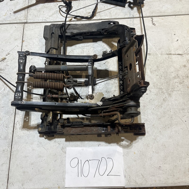 95-99 BMW 3-SERIES E36 SEDAN FRONT Right MANUAL SEAT TRACKOEM