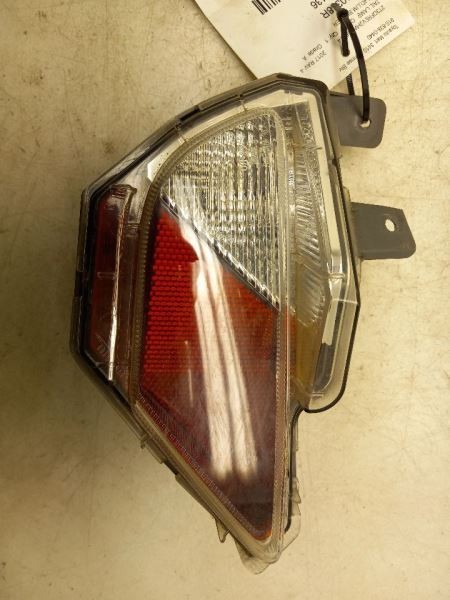 16-18 TOYOTA RAV4 LIMITED PASSENGER SIDE REAR BUMPER MOUNTED TAIL LIGHT ASSEMBLY
