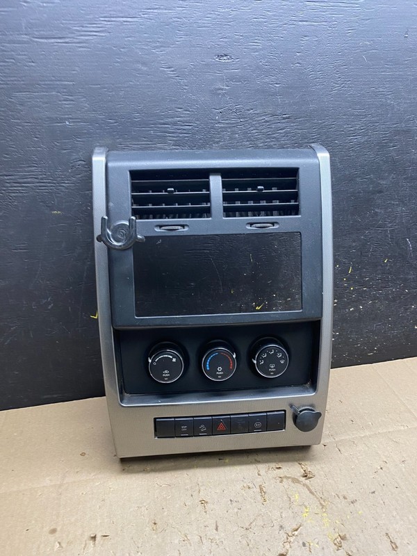 2008 to 2012 Jeep Liberty Dash Climate Temperature Control Radio Bezel u5099 DG