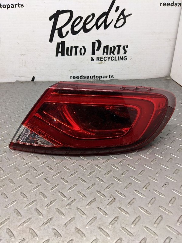 Passenger Tail Light Sedan Quarter Panel Mounted Fits 15-16 200 1185232