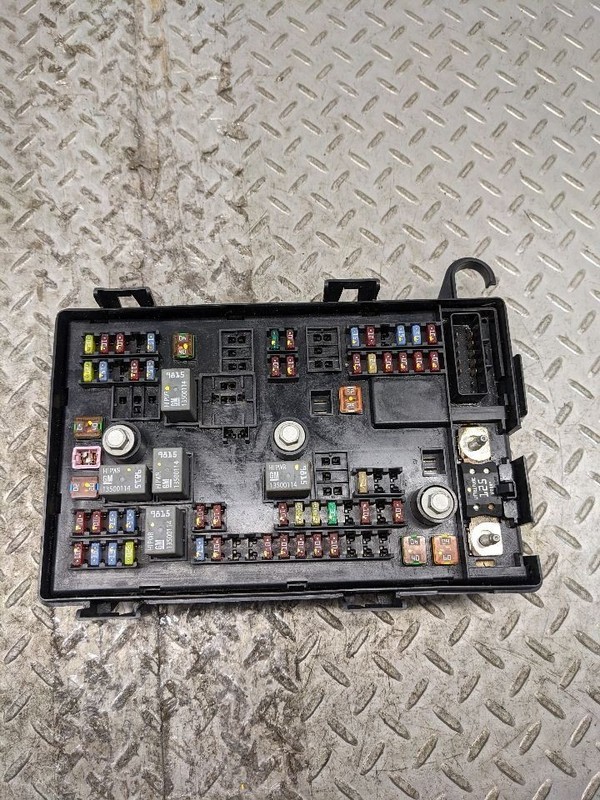 Fuse Box Engine Fits 21-24 EXPRESS 2500 VAN 1178799