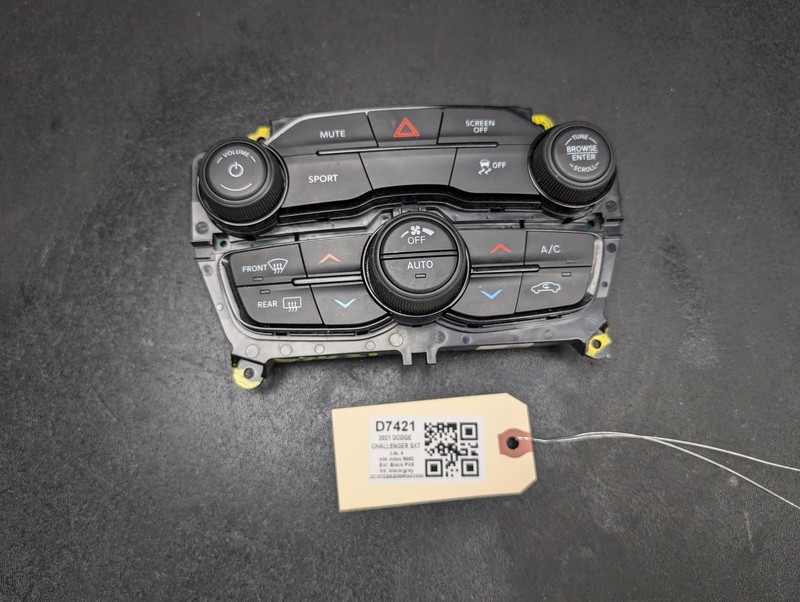 A/C Heater Control 2021 Dodge Challenger 68293606AE 2017 2018 2019 2020 - 2023