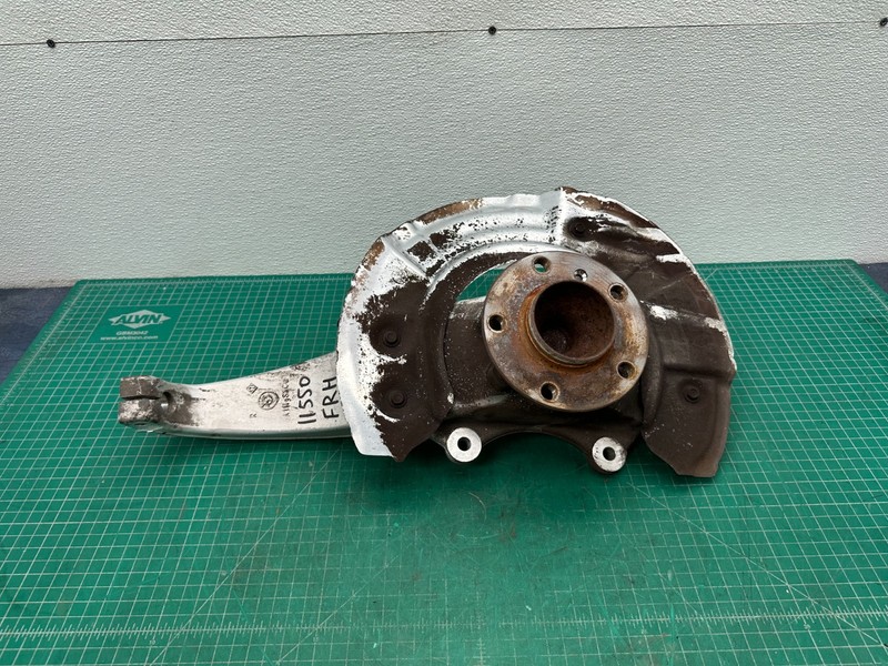 10-19 BMW F10 F12 F06 RWD FRONT RIGHT PASSENGER SIDE SPINDLE KNUCKLE W/ HUB OEM