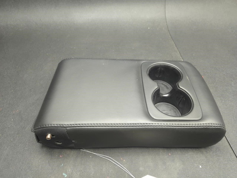 Rear Left Seat Armrest 2019 Jeep Grand Cherokee 5PN17DX9AA 2014 2015 - 2021 X