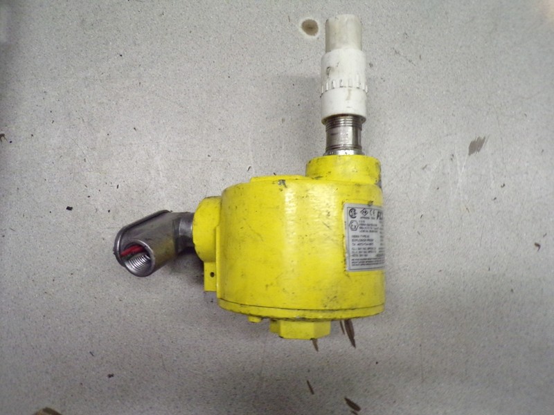 FCI FLT93B-AB00 Fluid Components Unit *FREE SHIPPING*