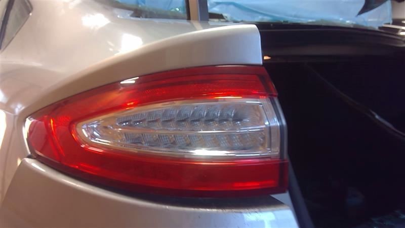 Driver Tail Light Quarter Panel Mounted LED Hybrid SE Fits 13-16 FUSION 3385548