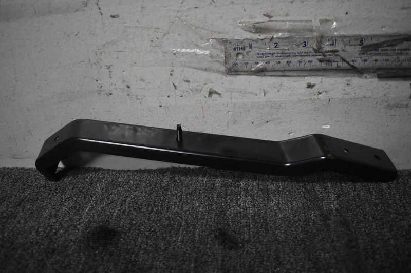 METAL BRACKET TRIM RIGHT SIDE FACTORY OEM