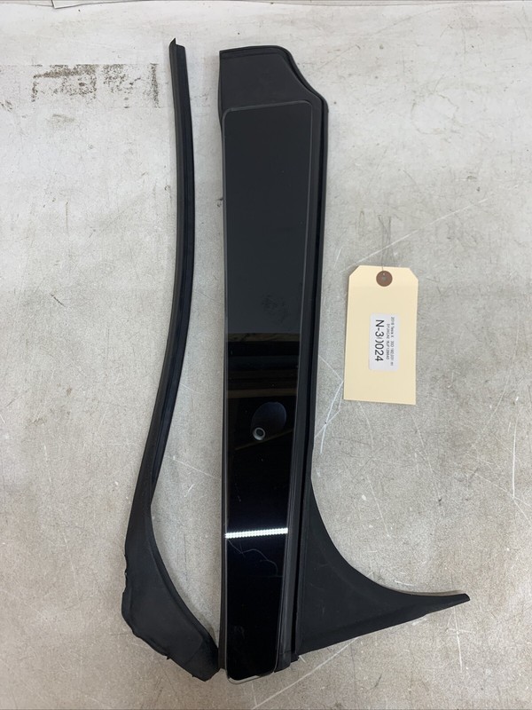 16-24 Tesla X Front LH Driver Side B Pillar Trim Glass 1092311-98-E 30024 B20