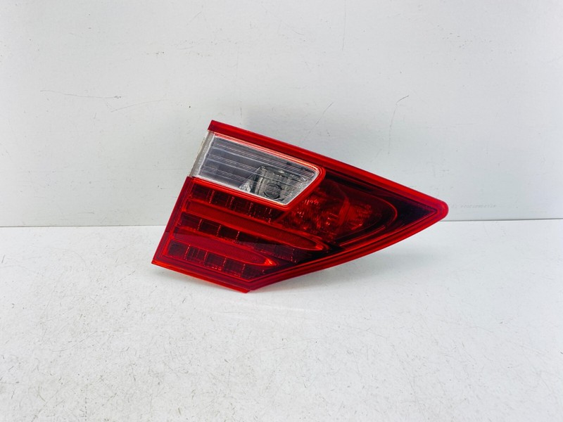 10-15 LEXUS IS250 IS350 CONVERTIBLE REAR RIGHT INNER TAILLIGHT LAMP OEM