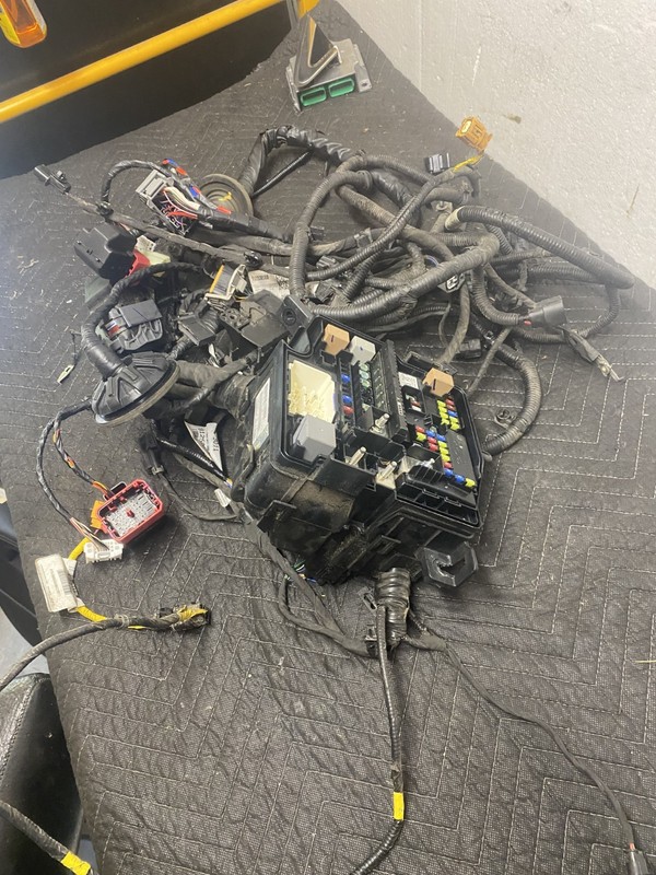 2017 KIA SORENTO LX UNDER HOOD HARNESS OEM