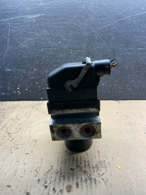 2011 - 2014 Ford E250 E350 VanABS Anti Lock Brake Pump Module Oem w6833 DG
