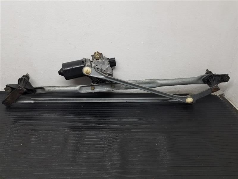 2003 Chevrolet Tahoe Windshield Wiper Motor & Linkage Assembly OEM 88958144