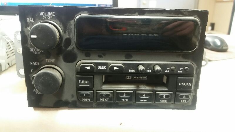 Audio Equipment Radio AM Mono-fm Stereo-cassette Fits 97-03 CENTURY 69448