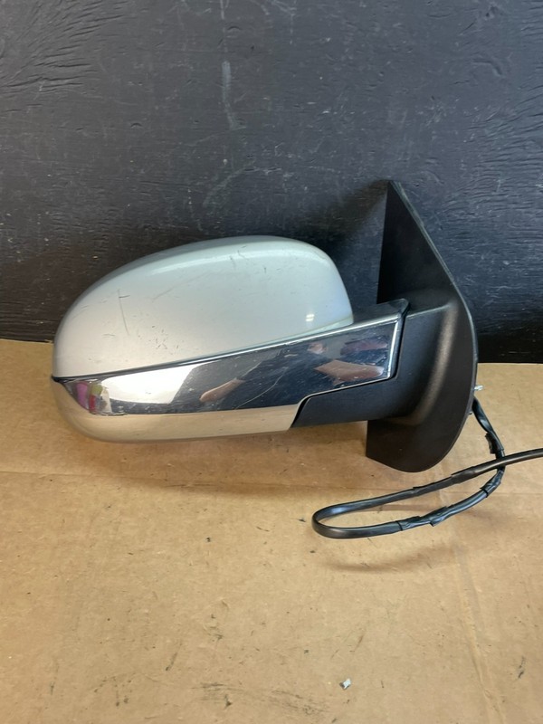 2007-2013 Chevrolet Tahoe Silverado Suburban Right Passenger Mirror AE1003 DW