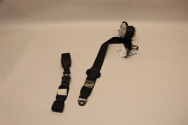 2017-2019 SUBARU IMPREZA REAR LEFT DRIVER SIDE SEAT BELT BLACK OEM