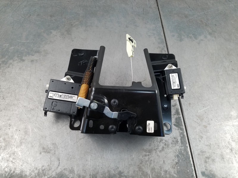 2008 Chevy Corvette C6 Vert Trunk Latch / Antenna #7050 P5