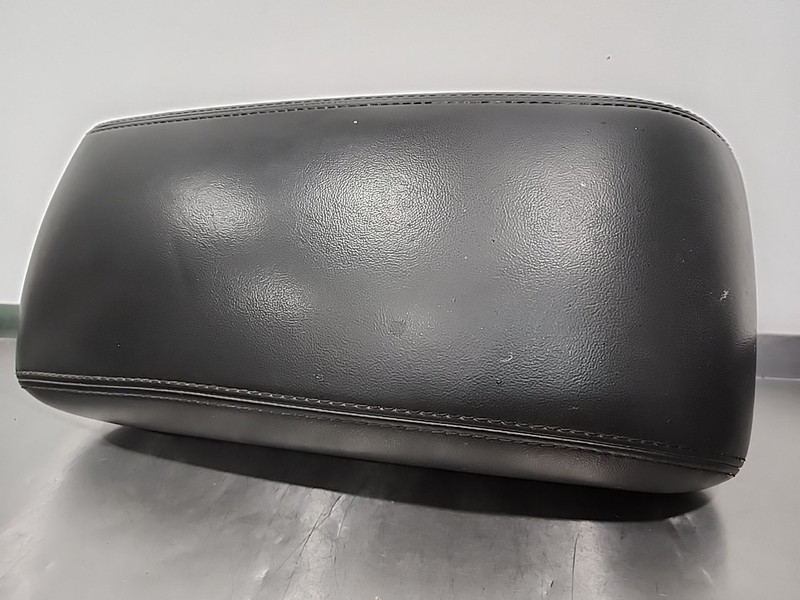 OEM 2011 - 2018 DURANGO / GRAND CHEROKEE Center Console Arm Rest Door Lid BLACK