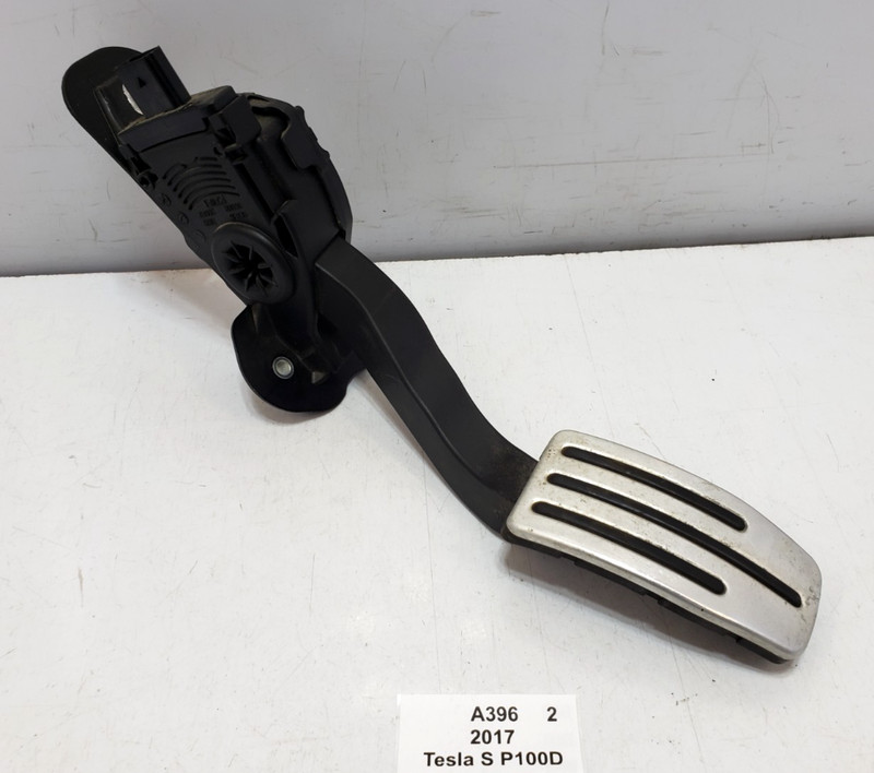 ✅ 2012-2020 OEM Tesla Model S X Gas Accelerator Trottle Foot Pedal Pad