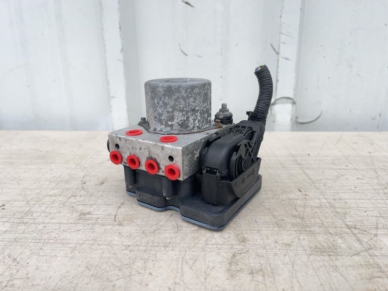 2015-2017 TOYOTA CAMRY ABS ANTILOCK BREAK PUMP 60910