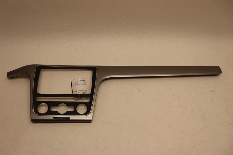 2012-2015 VOLKSWAGEN VW PASSAT DASHBOARD RADIO BEZEL TRIM COVER PANEL OEM