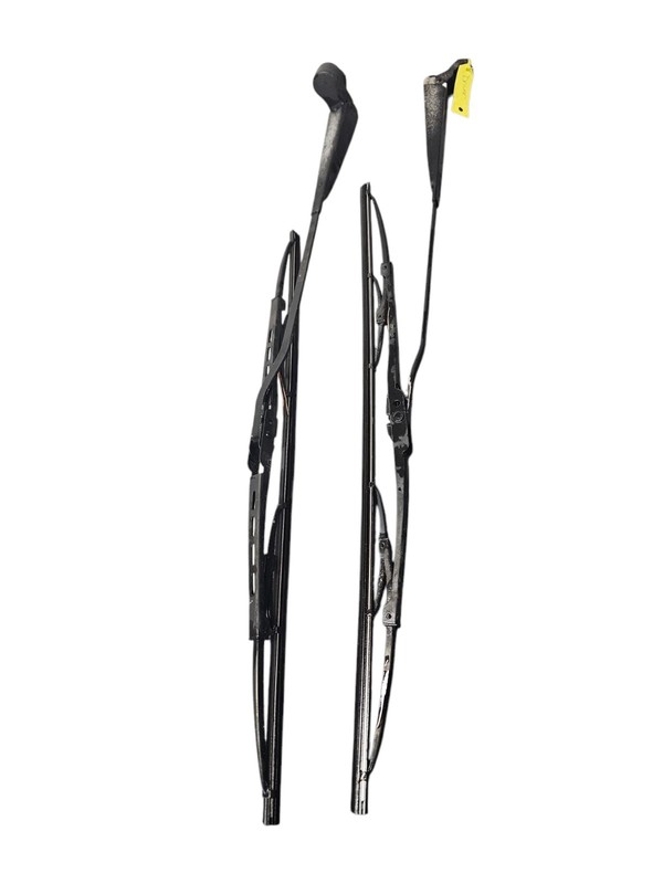 1993 Nissan Truck Wiper Arm Set