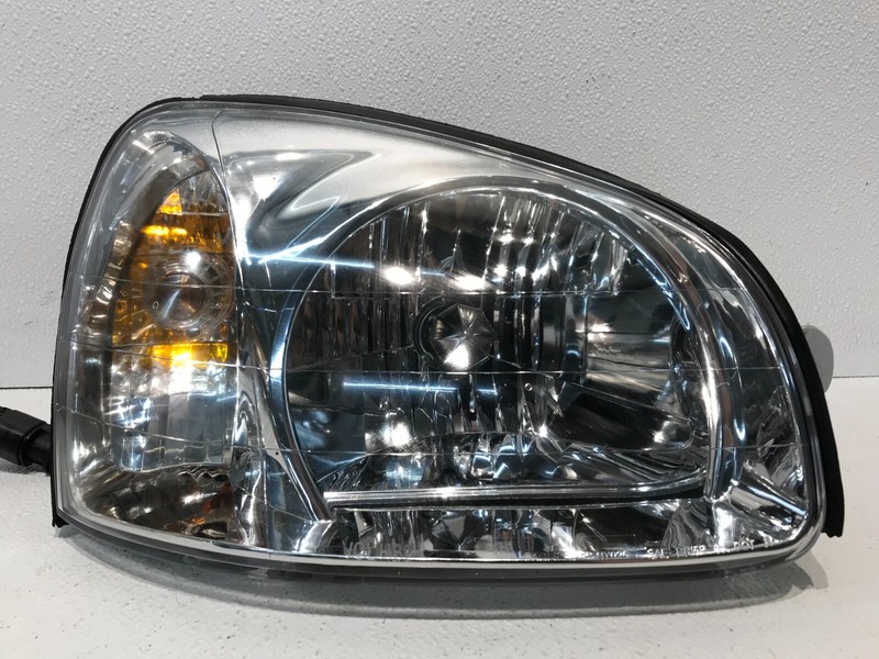 01-03 Hyundai Santa Fe Right RH Passenger Headlight OEM