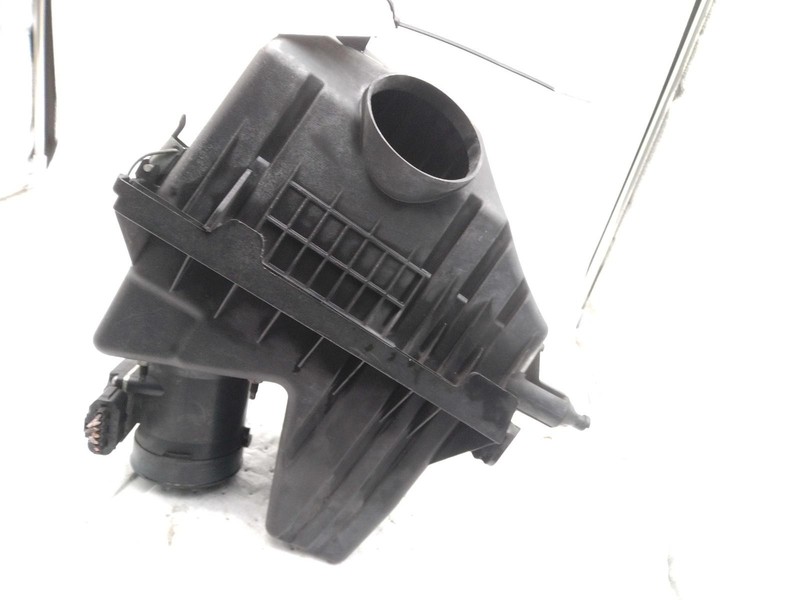 Used Air Cleaner Assembly fits: 2007 Ford Escape 3.0 Grade A