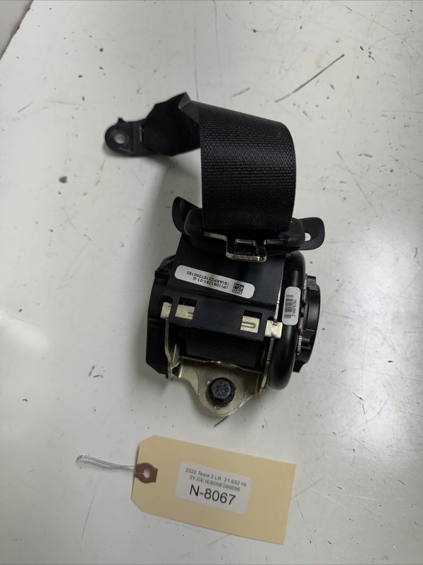 2017-22 TESLA MODEL 3 REAR LEFT RIGHT SEAT BELT RETRACTOR 108128101-E 8067B15