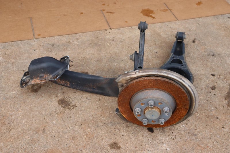 2009-2017 VOLKSWAGEN TIGUAN FWD REAR LEFT SPINDLE KNUCKLE HUB CONTROL ARM OEM