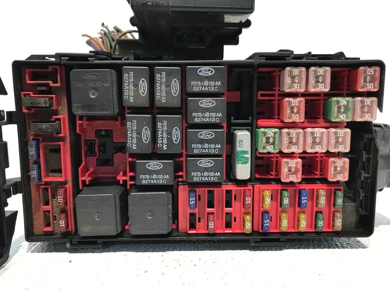 00-02 Ford Expedition Fusebox Fuse Box Junction Relay Module Unit