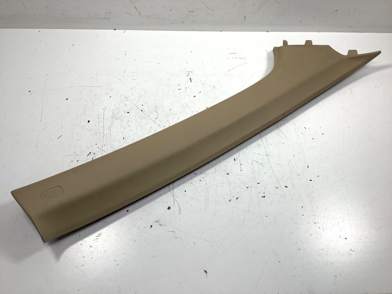 07-011 Honda CR-V Right Front Pillar Garnish Wing Trim 84101-SWA-A010-M1 OEM