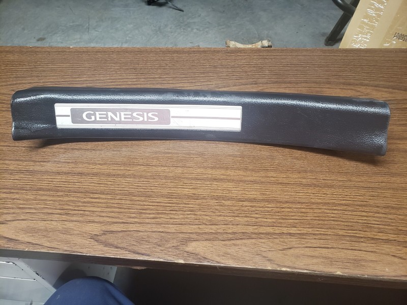 09-14 HYUNDAI GENESIS SEDAN REAR LEFT SCUFF SILL STEP PLATE TRIM PANEL COVER