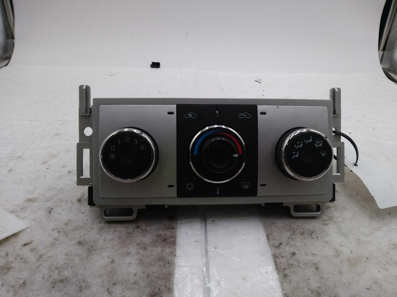 Used A/C Selector Switch fits: 2011 Chevrolet Malibu manual temperature control