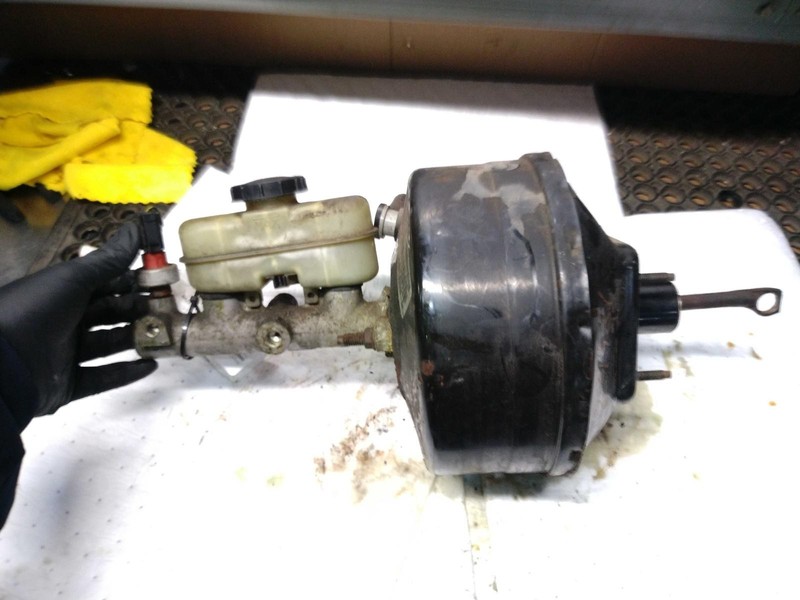1999 Ford Explorer Power Brake Booster OEM 1L542K005AB 137K Miles Green