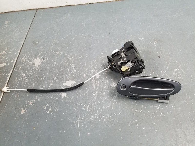 2001 Porsche 911 996 Turbo Left Driver Door Handle / Latch #7552 X8