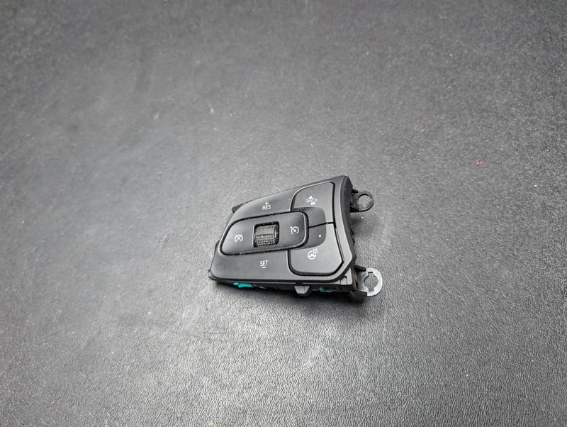 Steering Wheel Cruise Control Switch 2022 Buick Envision 13533519 2021 2023