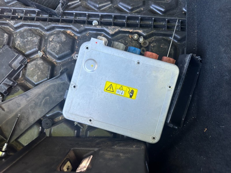 12-16 TESLA MODEL S OEM HIGH VOLTAGE JUNCTION DISTRIBUTION BOX MODULE COMPUTER