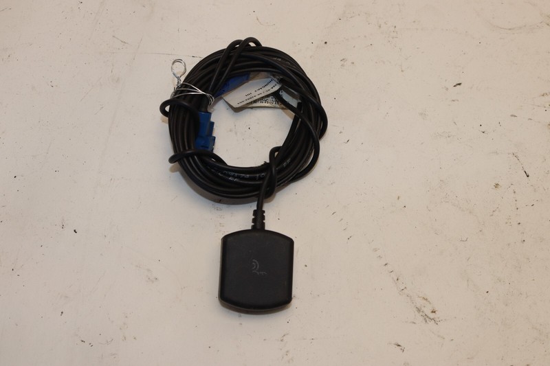 08-17 FREIGHTLINER CASCADIA 125 P3 INTERIOR MOUNT GPS ANTENNA 06-81702-000 OEM