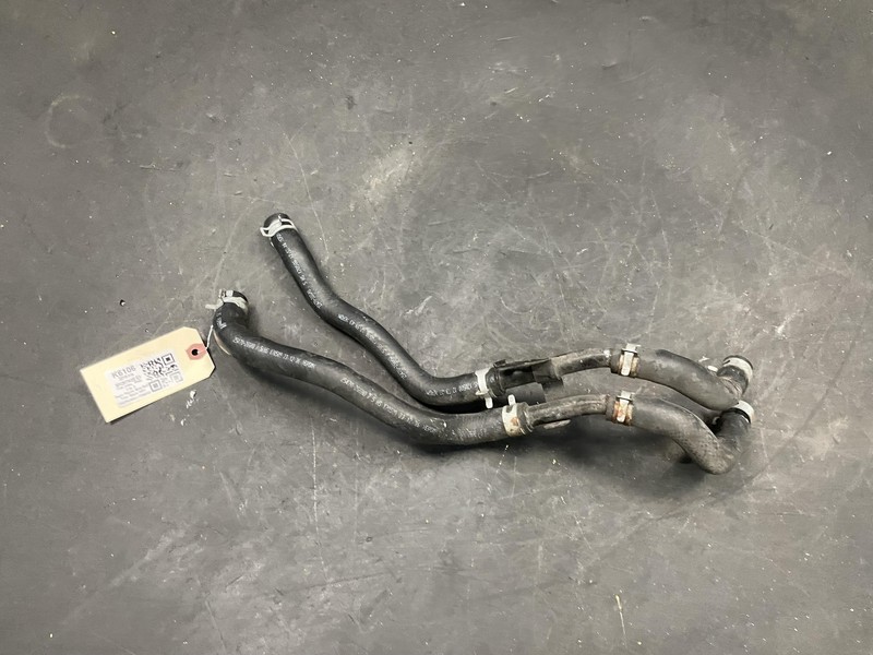Engine Oil Cooler Water Hose 2018 Kia Sportage 25470-2GGA0 2017 2019